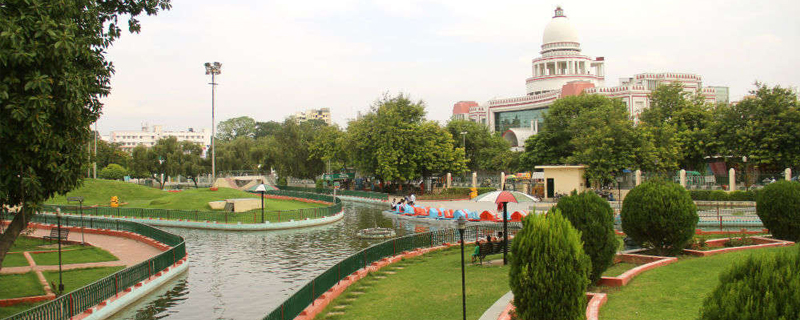 Gautam Buddha Park 